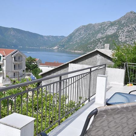 Subotic S Apartmani Risan Exterior foto