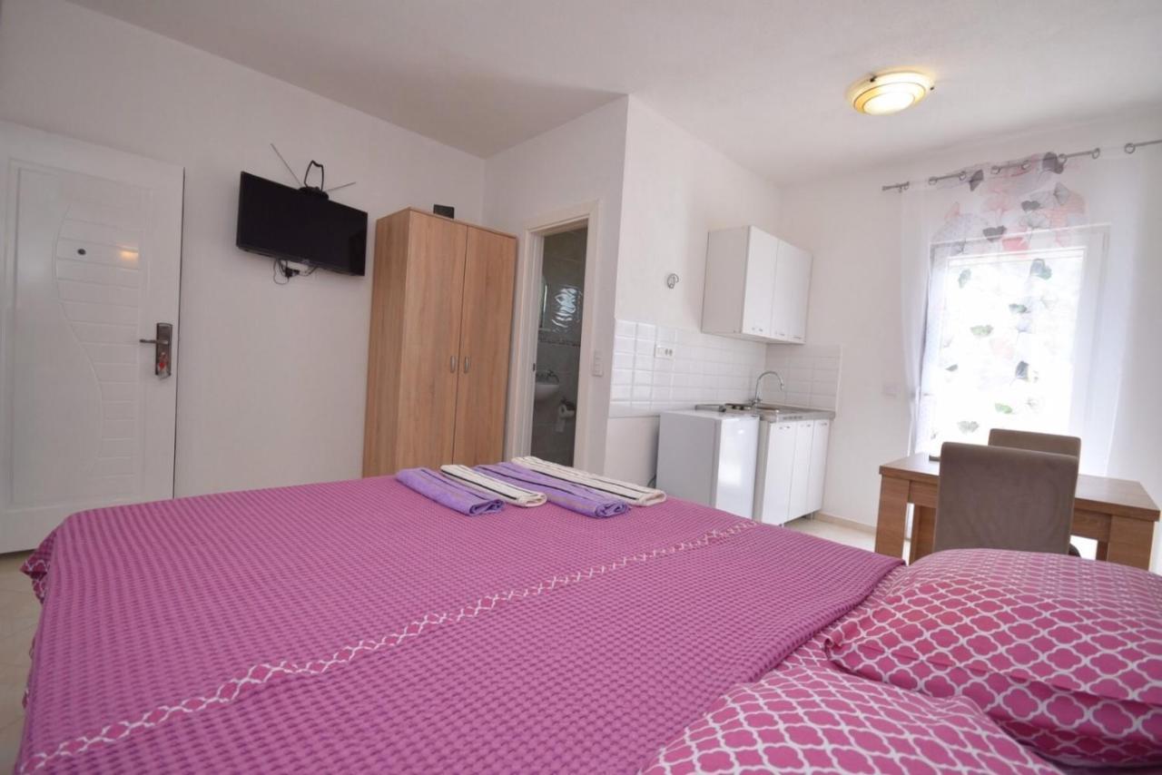 Subotic S Apartmani Risan Exterior foto
